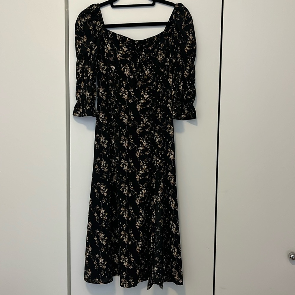 Opt Midi Floral dress with puff sleeve and bow at front